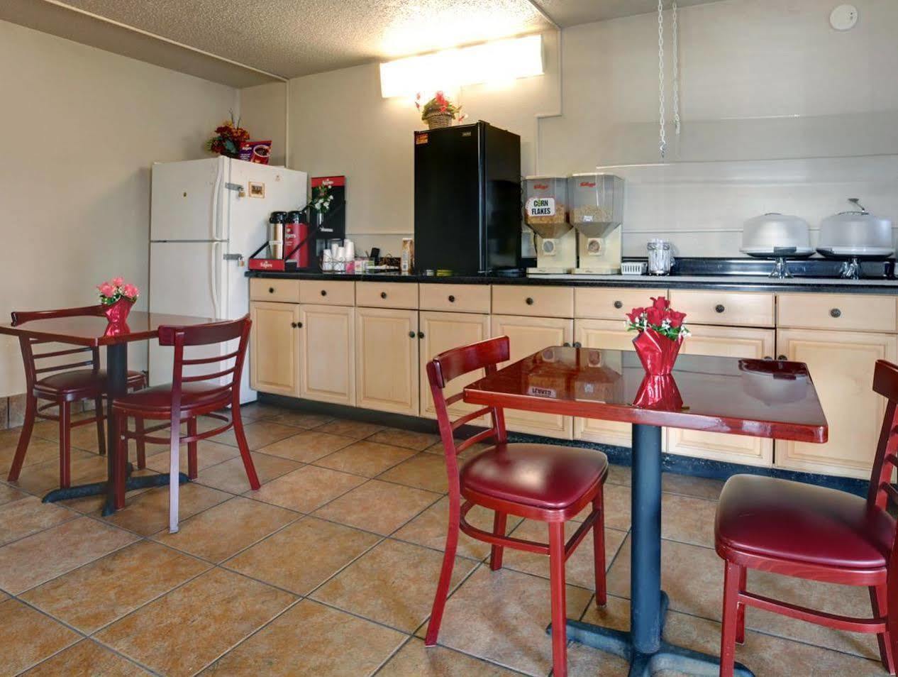 Americas Best Value Inn Алачуа Екстериор снимка